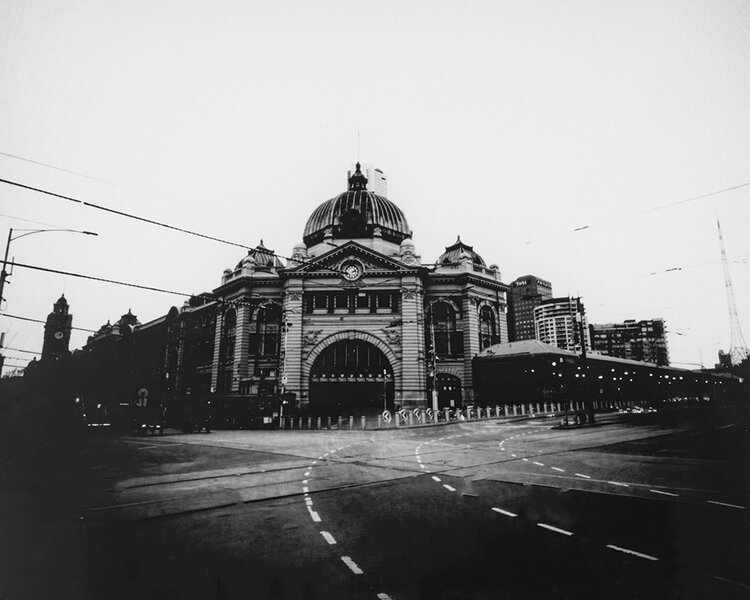 FlindersStreetRailwayStation1000pix.jpg